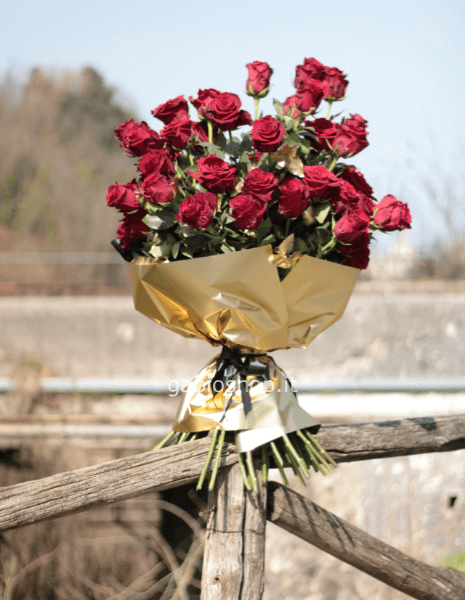 Rose rosse da comporre in mazzo per numero di steli.